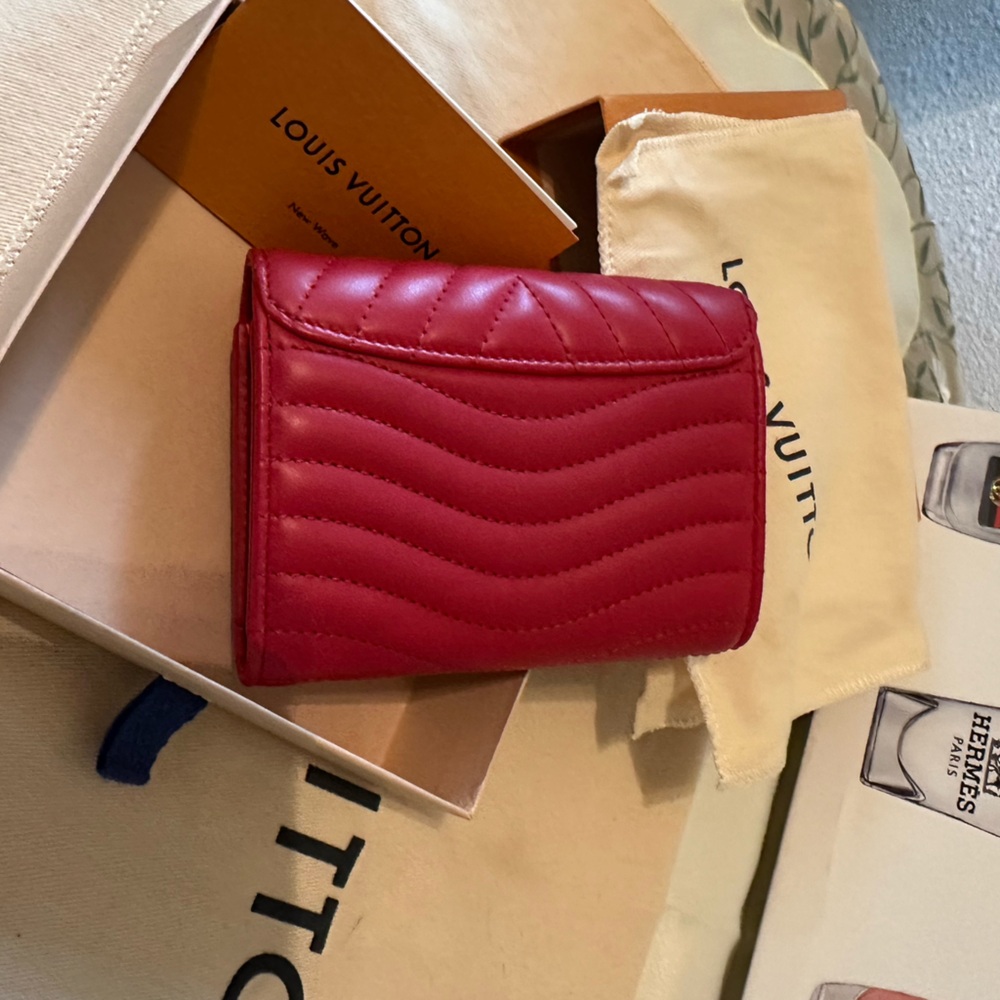 Louis Vuitton Wave Compact Wallet - Picture 3 of 10